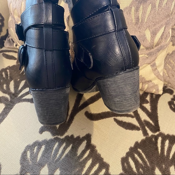 Preowned Women’s Black Tall Knee Boots 71/2 - Picture 4 of 7